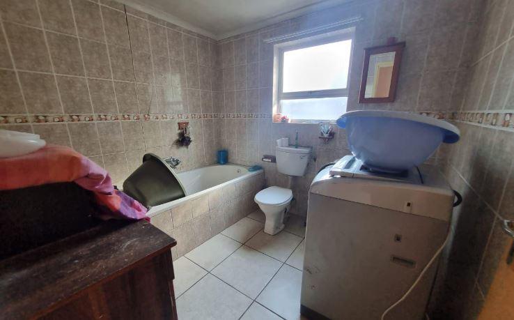 5 Bedroom Property for Sale in Churchill Estate Western Cape